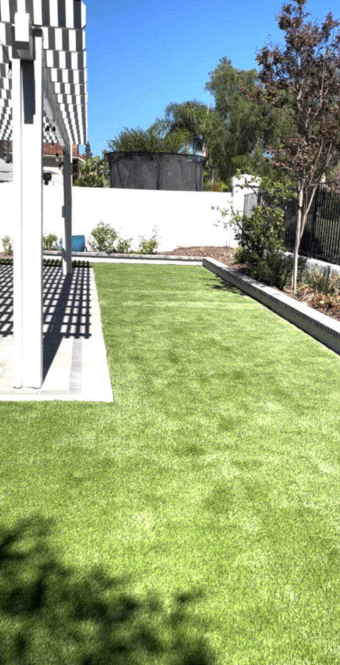 Turf Lawn with Pergola & Planters